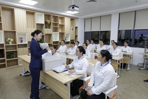 輕喜到家 以全自營、非中介的專業模式，引領家政服務業健康發展